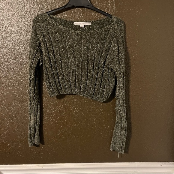 Soft Knit Green Long Sleeve Crop Top with Dangle Detail, Size Large - Picture 1 of 7